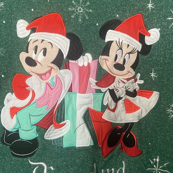 Disney Parks Santa Mickey and Minnie Christmas Holiday Sweatshirt Size 1X - Picture 4 of 4